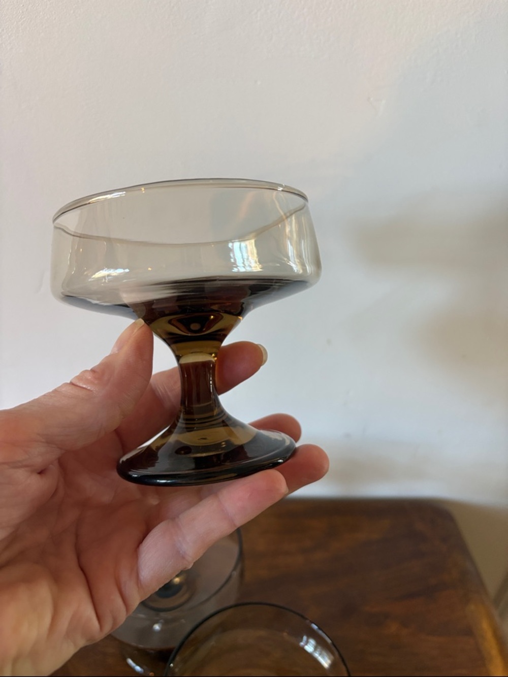 LIBBEY - Set of 4 Vintage Smoked Glass Coupe Champagne Glasses - Picture 3 of 6